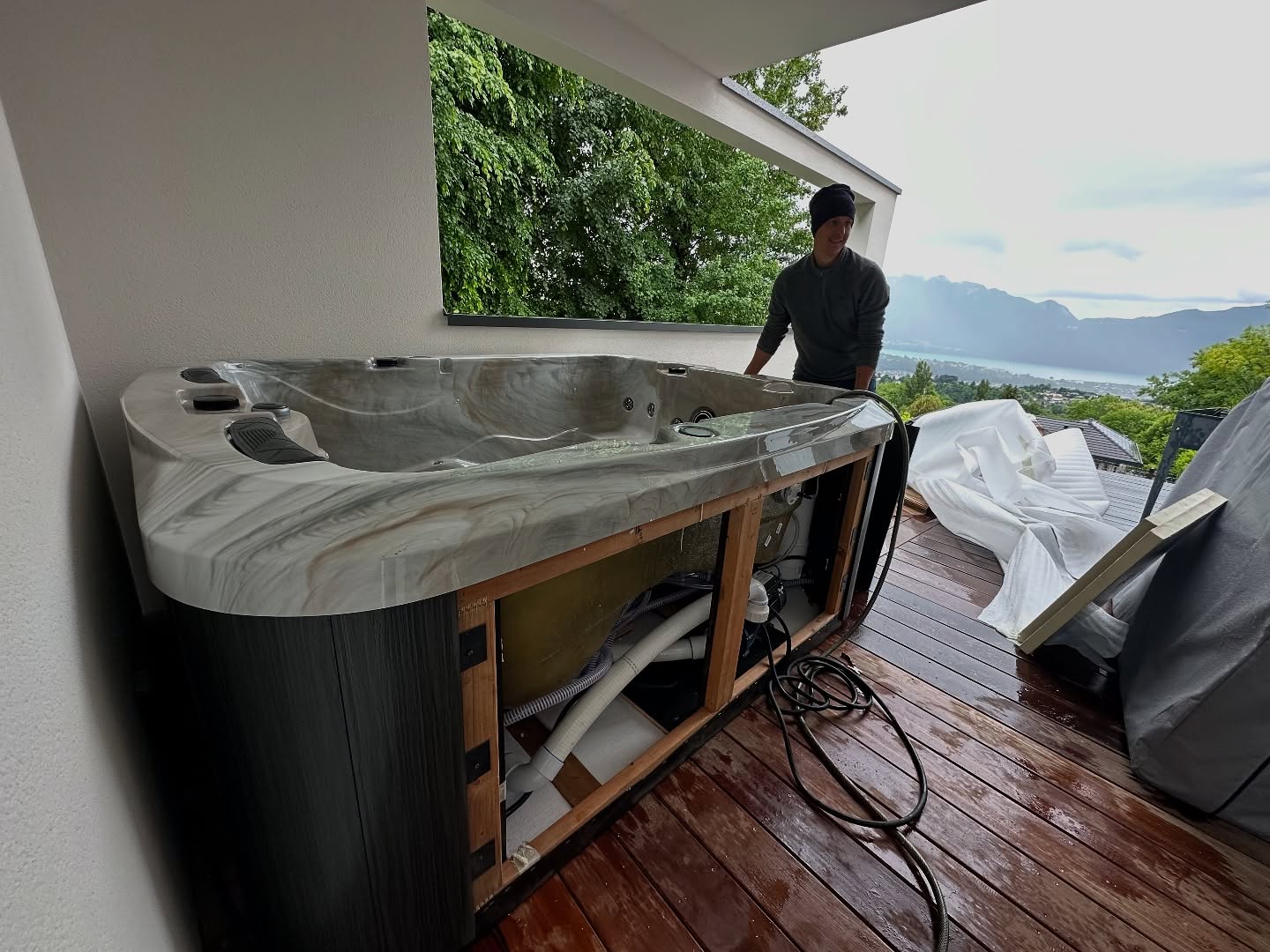 Installation d'un spa Idyllique avec vue sur le lac