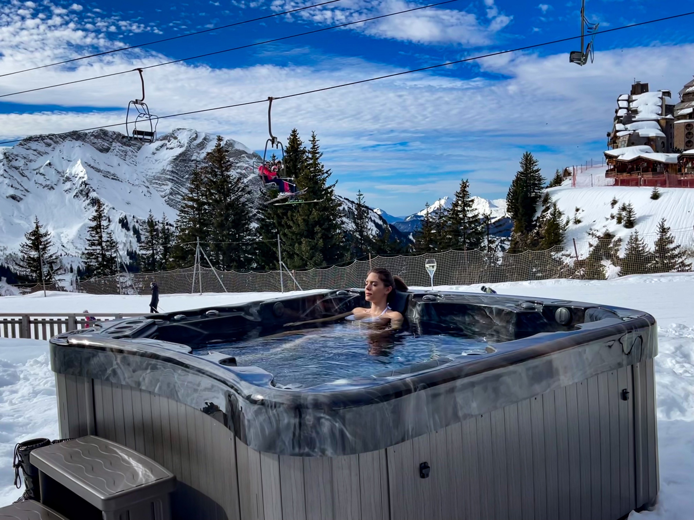 Spa Collection Harmonie Be Well face aux pistes de ski
